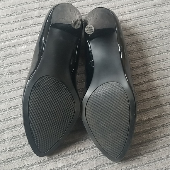 💕 Rampage Black Patent Leather Heels 💕 - Picture 4 of 7